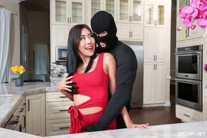 "Soccer Babe" Giọng hát thật quyến rũ... - có sự tham gia của Cola